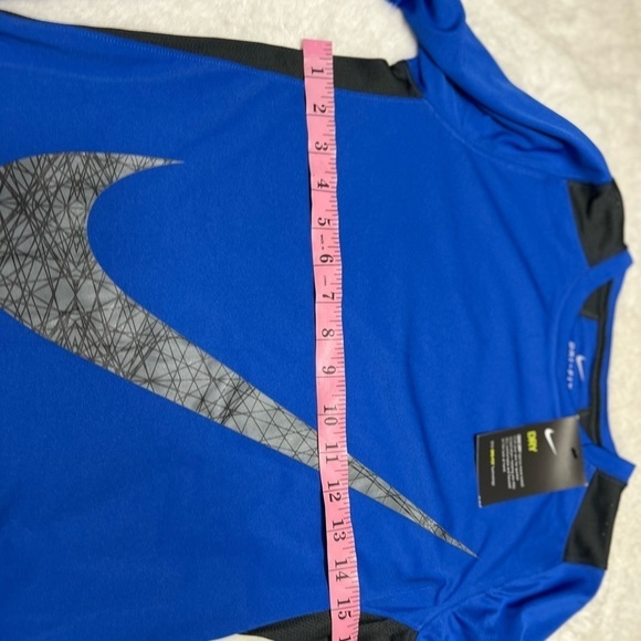 Nike dri fit boy’s shirt size medium - Picture 6 of 6